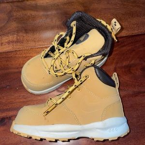Nike hiking boots - toddler size 7